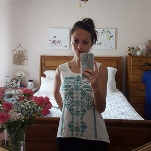 Gianni Bini boho pistachio embroidered geometrical print sleeveless  top